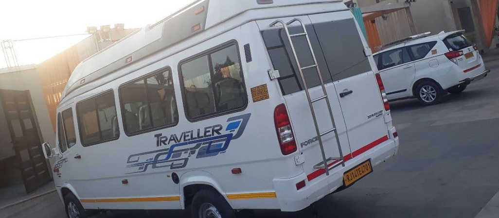 tempo traveller image